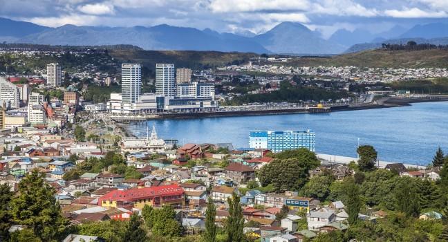 Panoramic view of Puerto Montt, Chile. ; 